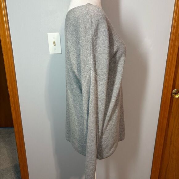 Banana Republic double v-neck drop shoulder gray sweater size M - Picture 3 of 8